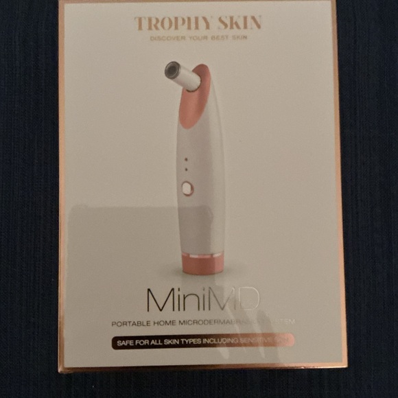 MiniMD Microdermabrasion System - White and Pink - Picture 1 of 1